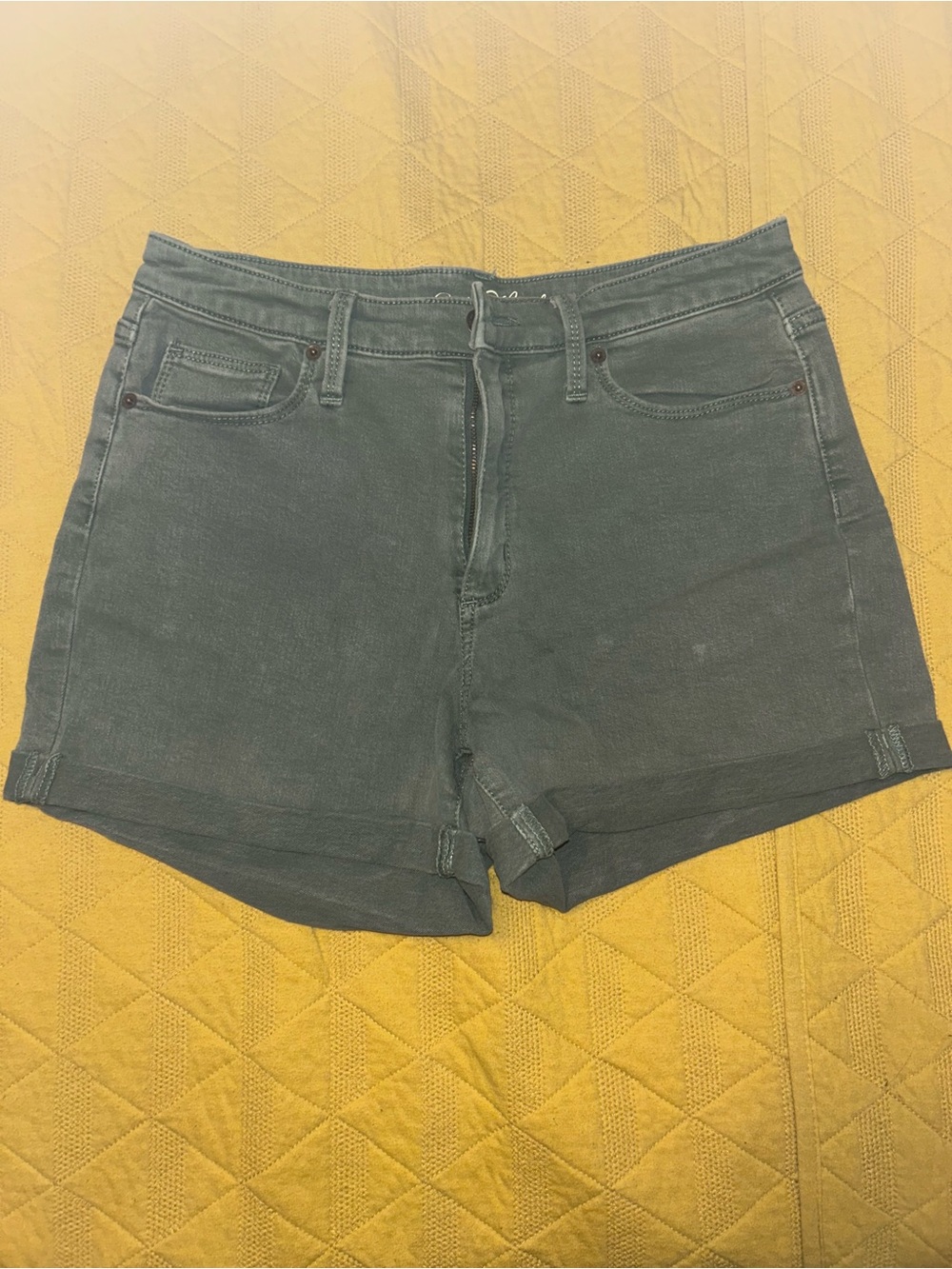 Universal Thread High-Rise Denim Shorts – Olive Green – Size 10/30